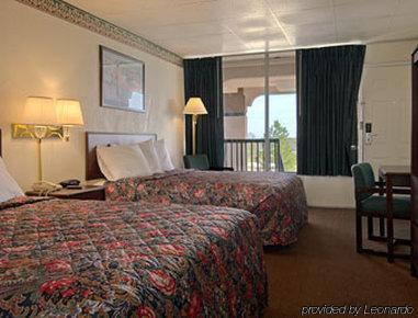 Days Inn By Wyndham Okemah Quarto foto